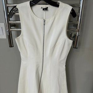 Theory size 6 white zip dress